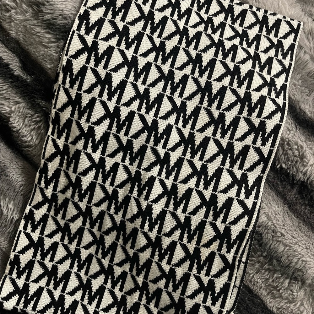 Black and White Patterned Scarf